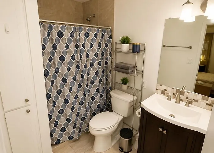 Malibu With Pool For Students & Young Professionals! Tempe