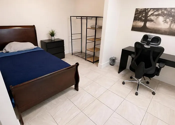 Malibu With Pool For Students & Young Professionals! Homestay Tempe