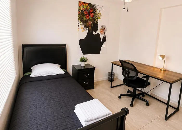 Homestay Malibu With Pool For Students & Young Professionals! Tempe