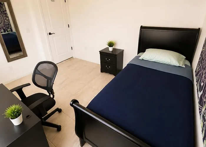 Homestay Malibu With Pool For Students & Young Professionals! Tempe